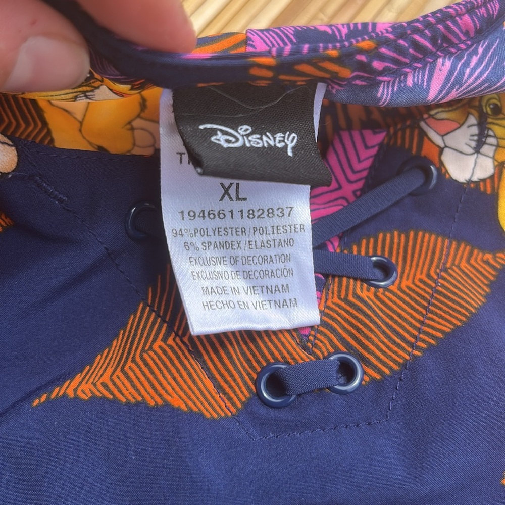 Disney Lion King Tooniforms - Nala And Simba Scrub Top - Picture 7 of 8